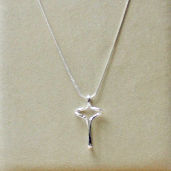 New Silver 925 Open Cross Pendant Necklace N24 - Picture 2 of 3